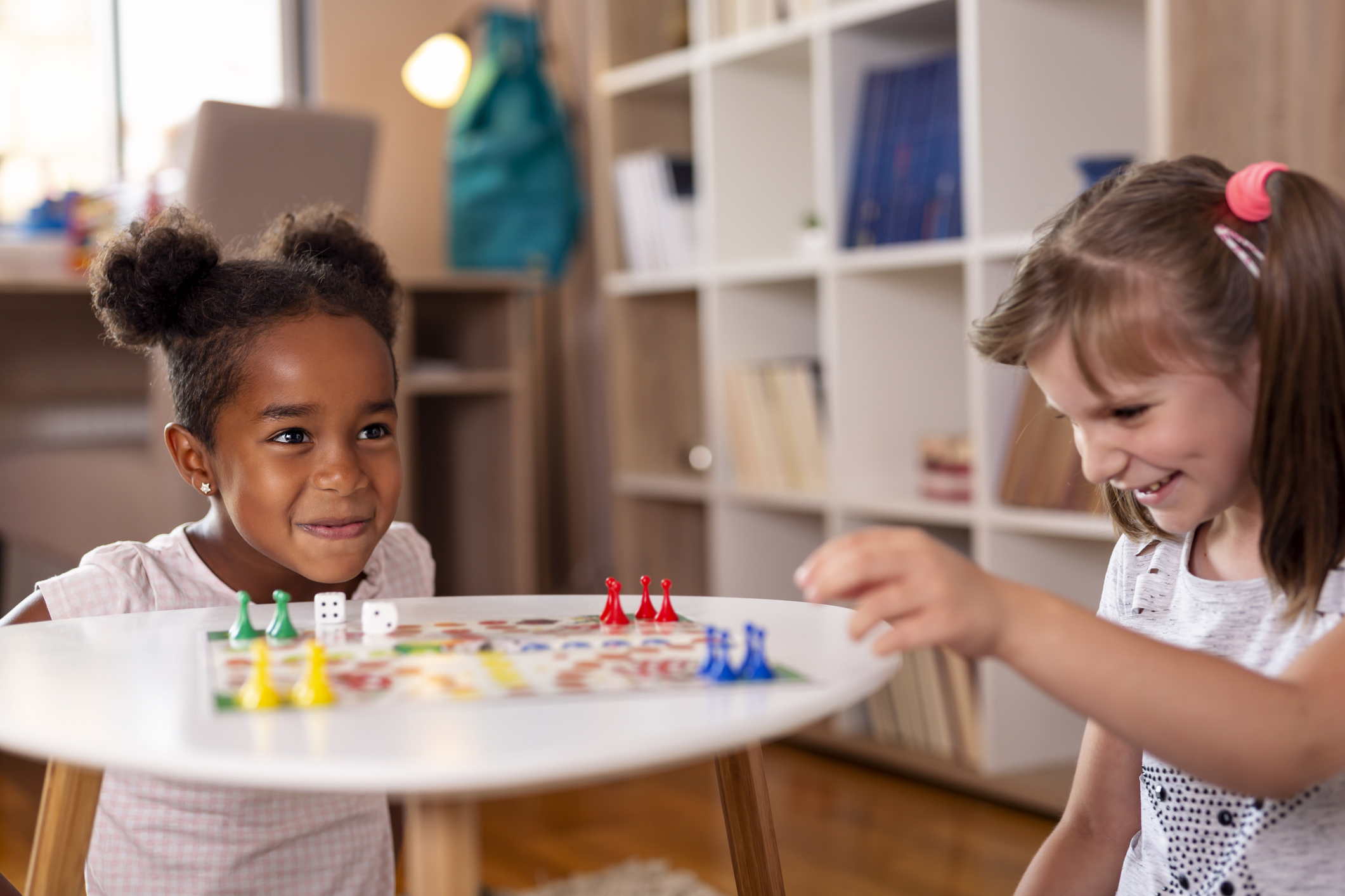 Indoor Spiele Kinder fuer Zuhause – Spaß und Bewegung trotz Regen